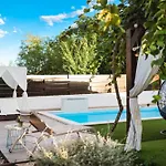 Anchi Villa *