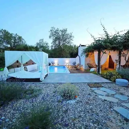 Anchi Holliday House Villa *