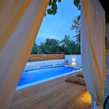 Anchi Holliday House Villa *