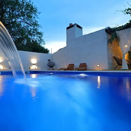 Anchi Holliday House Villa *