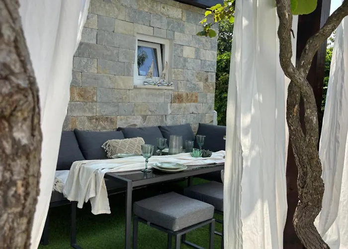 Anchi Βίλα Ζαντάρ