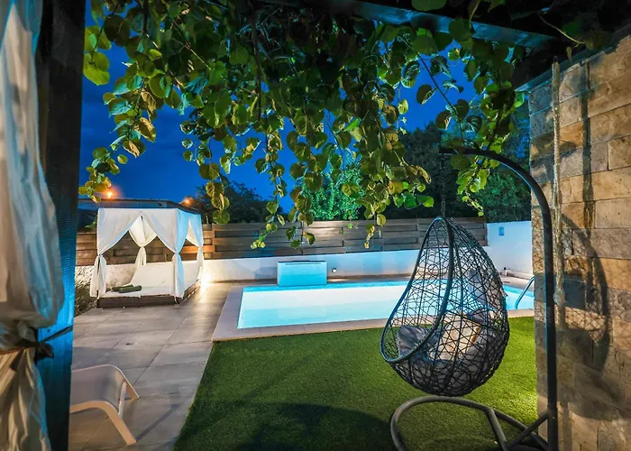 Anchi Βίλα Ζαντάρ